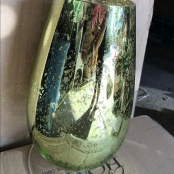 Celebrating Home Interiors Green Mercury Glass Hurricane Vase pretty in person - Picture 3 of 11